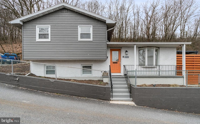 125 S Main St, Mahanoy City, PA 17948 - view of front of home with a porch and a fenced front yard