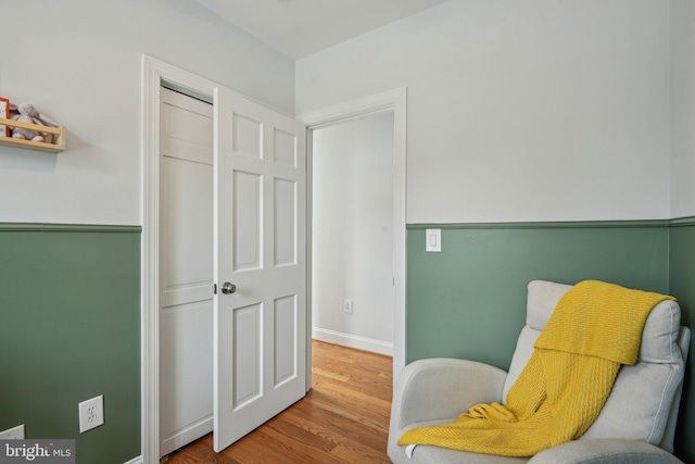 300 15th St SE, Washington, DC 20003 - sitting room with wood finished floors and baseboards
