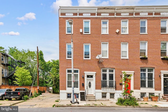 202 E Lafayette Ave, Baltimore, MD 21202 - multi unit property featuring entry steps and brick siding