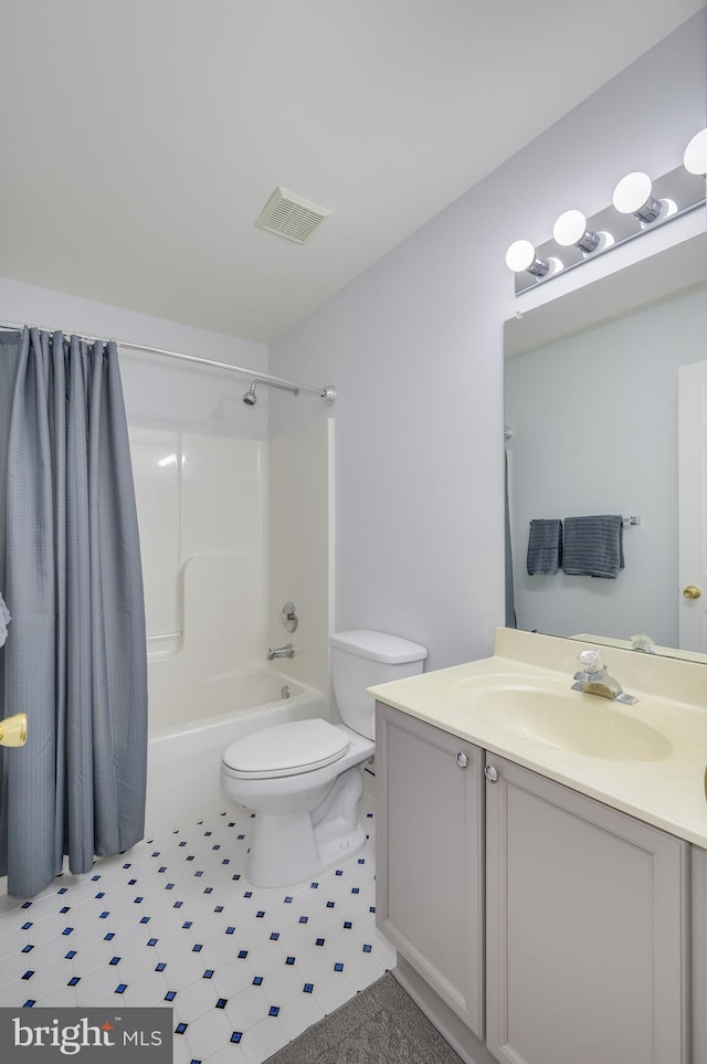680 Mara Rose Ln, Harpers Ferry, WV 25425 - full bath with toilet, vanity, and shower / tub combo with curtain