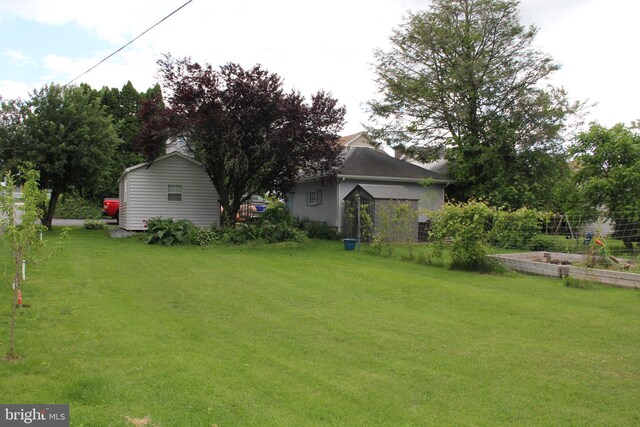 5077 Lincoln Hwy W, Thomasville, PA 17364 - view of green lawn