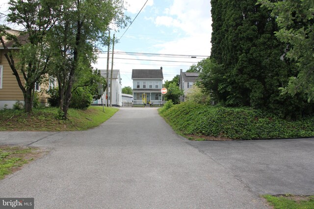 5077 Lincoln Hwy W, Thomasville, PA 17364 - view of front of house