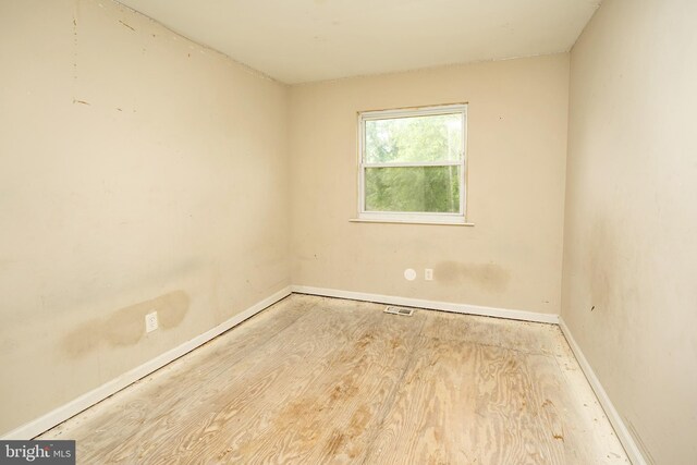 4 Corvas Ct, Sewell, NJ 08080 - empty room with wood finished floors and baseboards