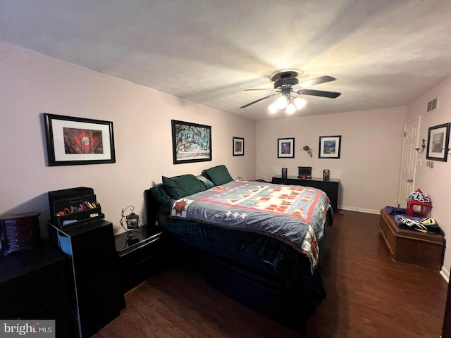 460 Baltimore St, Gettysburg, PA 17325 - bedroom featuring dark wood-type flooring, baseboards, and ceiling fan