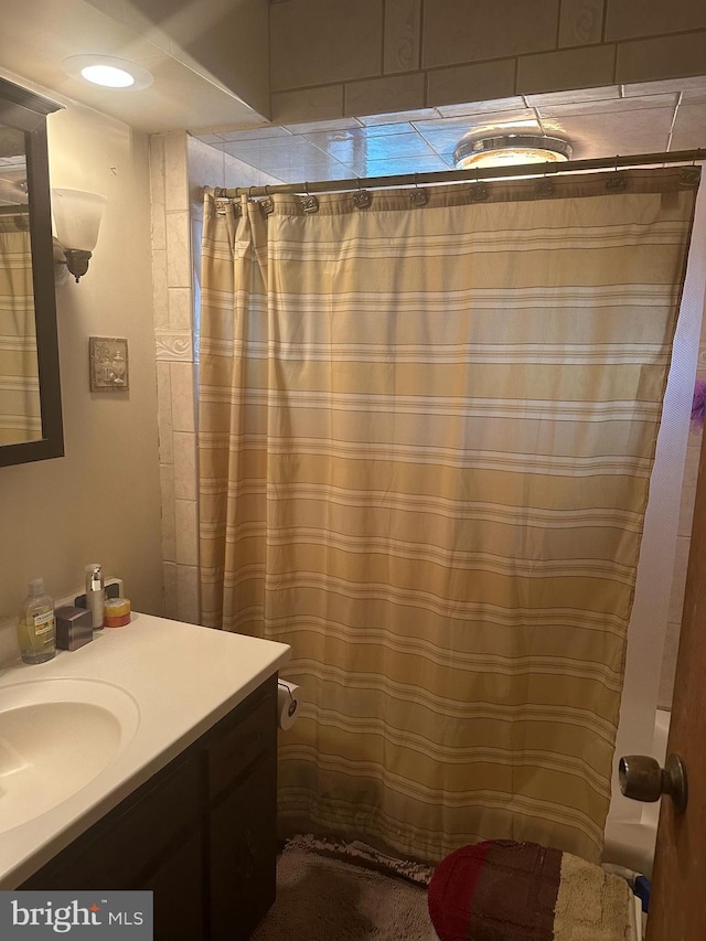 410 Beechwood Ave, Trenton, NJ 08618 - full bath featuring vanity and a shower with curtain