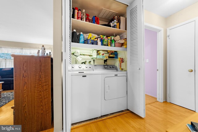 29 Sheffield Pl, Southampton, NJ 08088 - washroom featuring washing machine and clothes dryer and light wood-type flooring