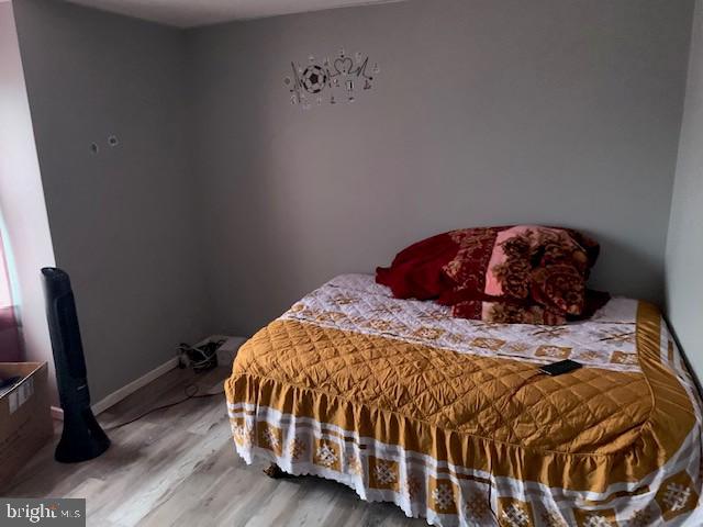 1632 Park St, Harrisburg, PA 17103 - bedroom featuring wood finished floors