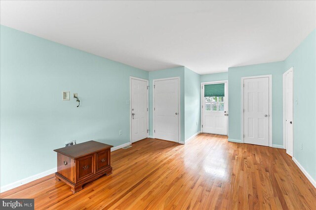 242 Pennwood St, Newark, DE 19713 - empty room featuring light wood-style flooring and baseboards