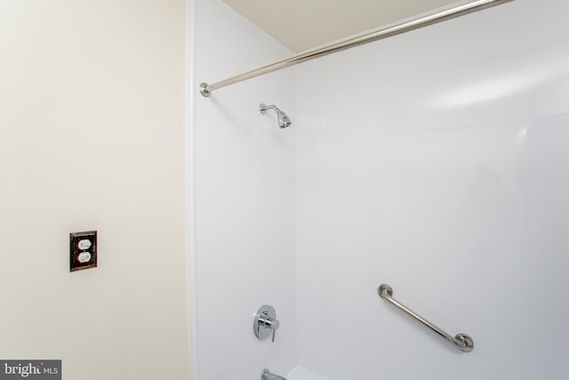 144 Carousel Cir, Doylestown, PA 18901 - full bath featuring shower / tub combination