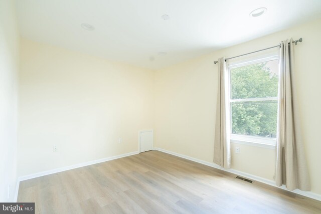 2331 Cambridge Cir, Hatfield, PA 19440 - unfurnished room featuring light wood-type flooring and baseboards