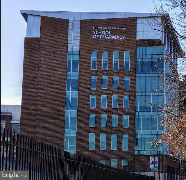 922 W Franklin St, Baltimore, MD 21223