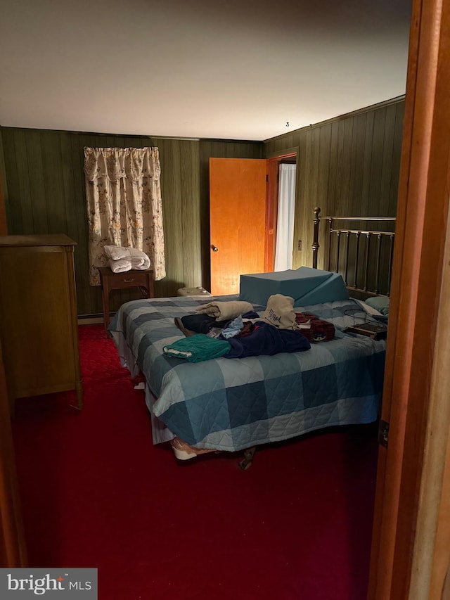81 Hollering Hill Rd, Camden Wyoming, DE 19934 - carpeted bedroom with wooden walls