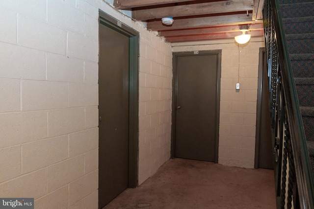 355 Norris Hall Ln Unit 355, Jeffersonville, PA 19403 - corridor featuring concrete block wall