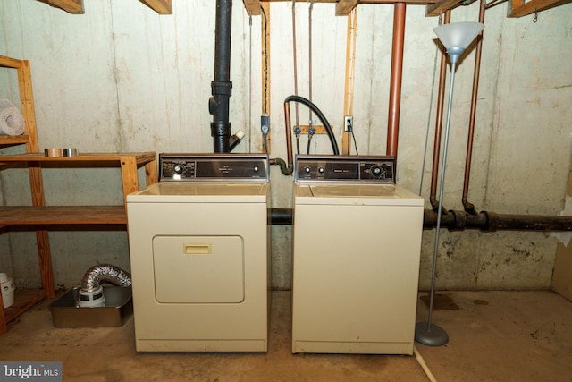 355 Norris Hall Ln Unit 355, Jeffersonville, PA 19403 - laundry room featuring washer and clothes dryer