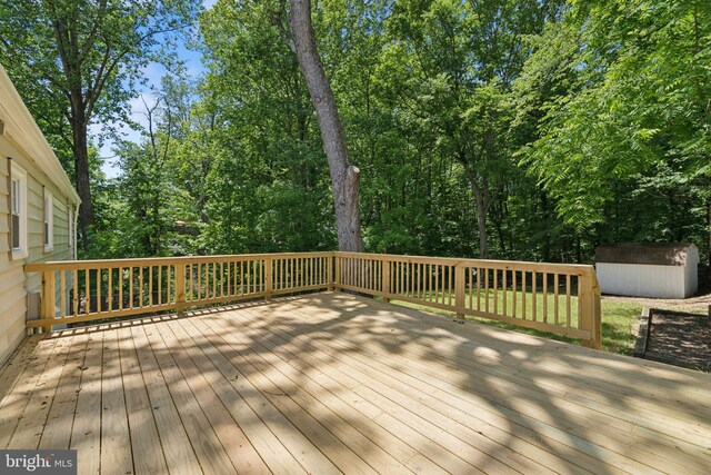 3521 Forestdale Ave, Woodbridge, VA 22193 - view of wooden deck