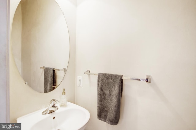 2505 Basin View Ln, Woodbridge, VA 22191 - bathroom with a sink