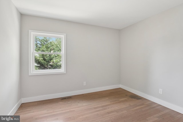 37 Anglin Dr, Newark, DE 19713 - unfurnished room with baseboards and light wood-type flooring