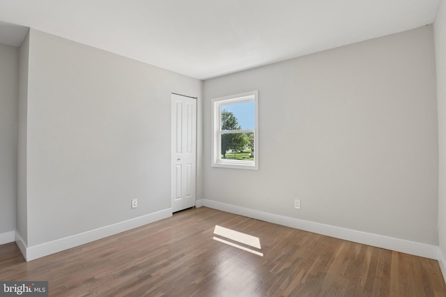37 Anglin Dr, Newark, DE 19713 - empty room featuring baseboards and wood finished floors