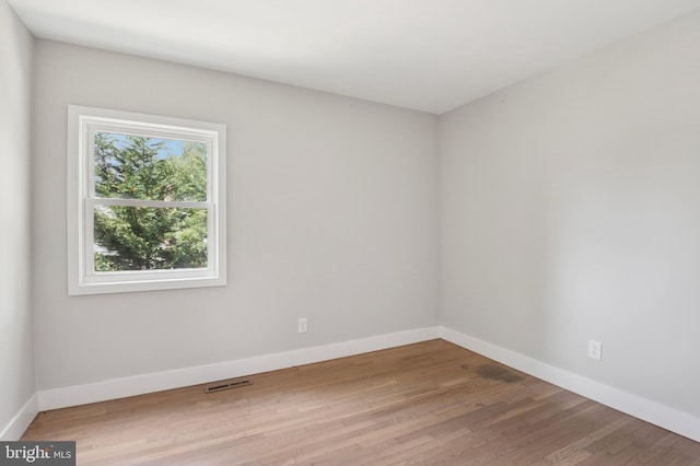 37 Anglin Dr, Newark, DE 19713 - unfurnished room featuring baseboards and light wood-type flooring