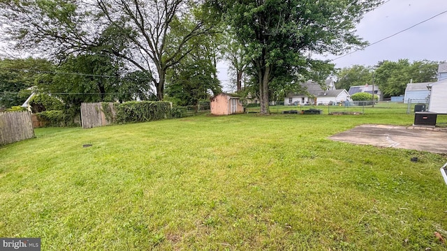 40 Marshal Ln, Willingboro, NJ 08046 - view of yard with a patio