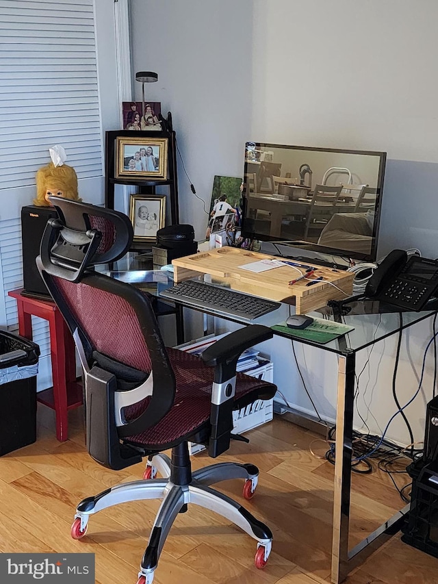 37484 Pettinaro Dr Unit 8300, Ocean View, DE 19970 - office space with wood finished floors