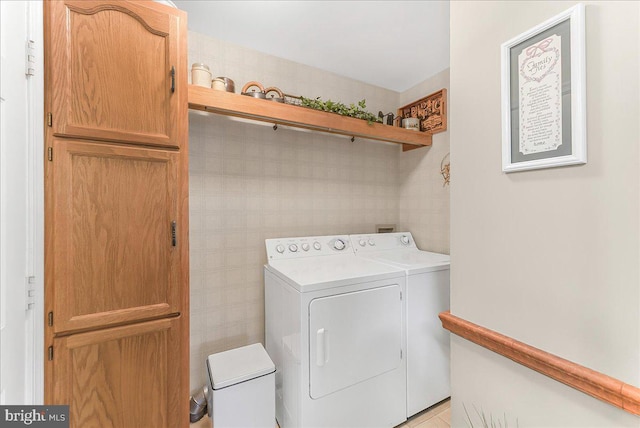 614 Timber Wood Blvd, Newark, DE 19702 - laundry area featuring independent washer and dryer