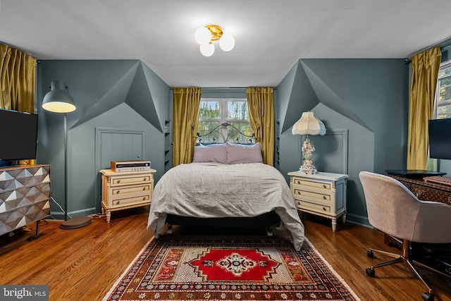 12 Chestnut Ln, Wayne, PA 19087 - bedroom with wood finished floors