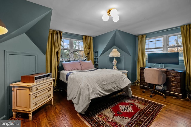 12 Chestnut Ln, Wayne, PA 19087 - bedroom featuring dark wood finished floors