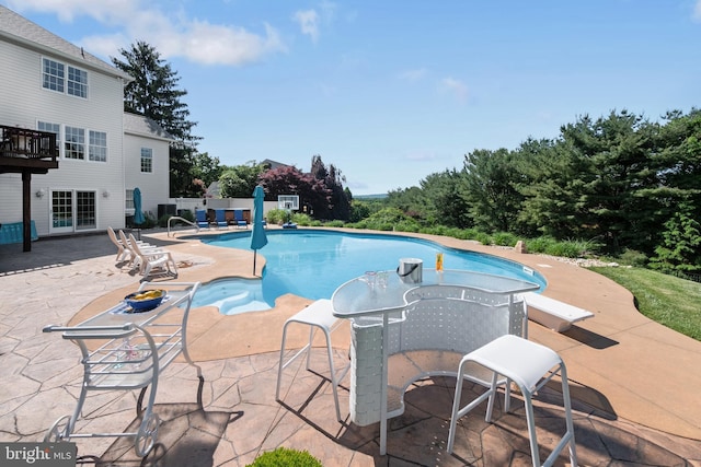 1224 Highland Dr, Orefield, PA 18069 - swimming pool featuring a patio and a jacuzzi