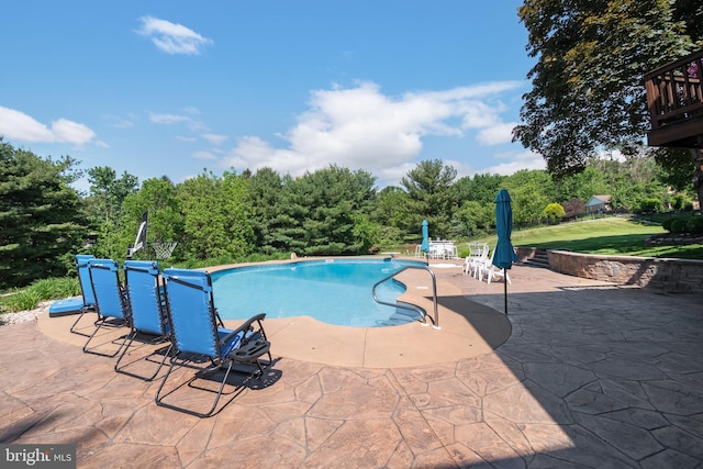 1224 Highland Dr, Orefield, PA 18069 - outdoor pool featuring a patio