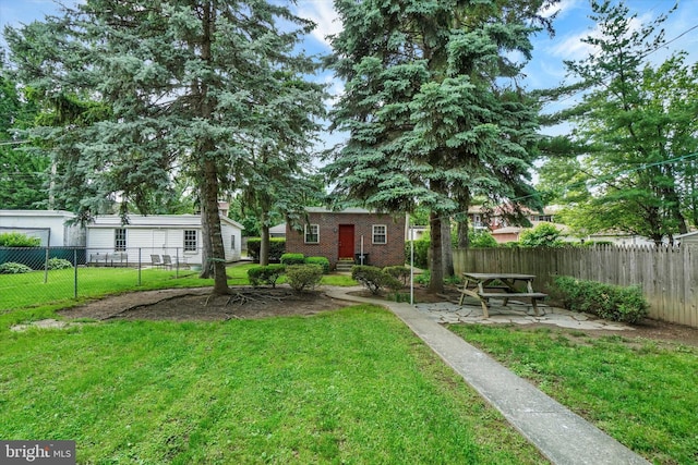 827 Pennsylvania Ave, York, PA 17404 - view of yard