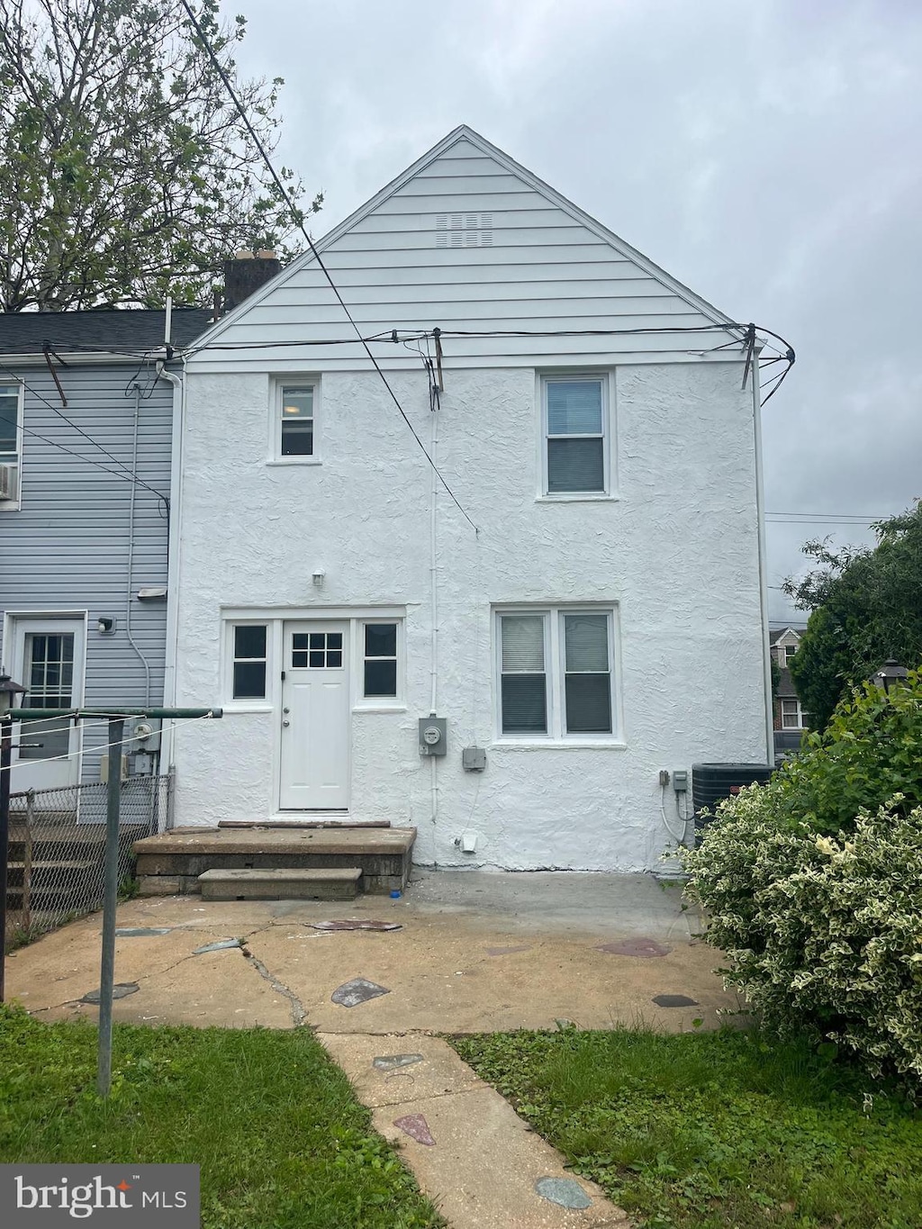 1311 Sycamore Ave, Wilmington, DE 19805 - rear view of property with stucco siding