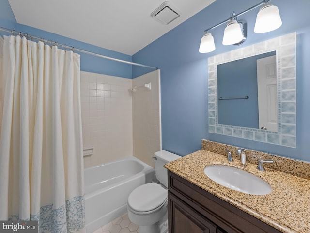 2200 Traies Ct, Alexandria, VA 22306 - full bathroom with toilet, vanity, and shower / tub combo with curtain