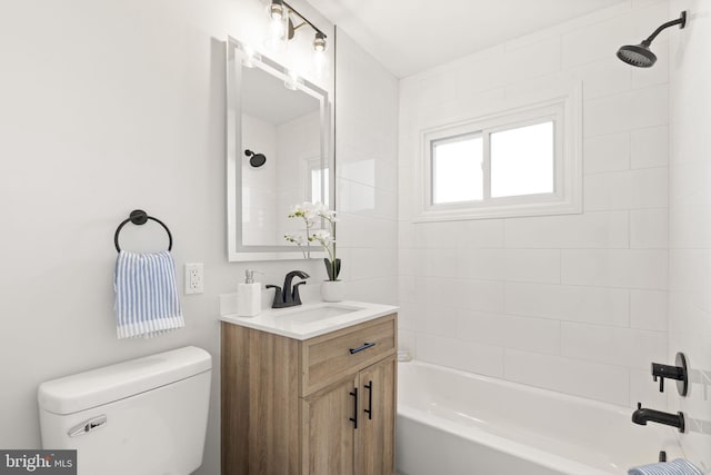 112 Morris Ave, Woodlyn, PA 19094 - full bath with toilet, vanity, and bathing tub / shower combination
