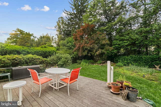 530 Anneslie Rd, Baltimore, MD 21212 - deck with outdoor dining area