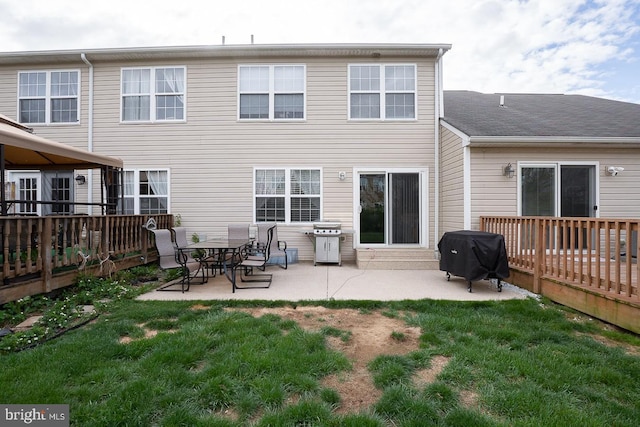 315 Dogwood St, Bally, PA 19503 - rear view of house featuring a patio area and a yard