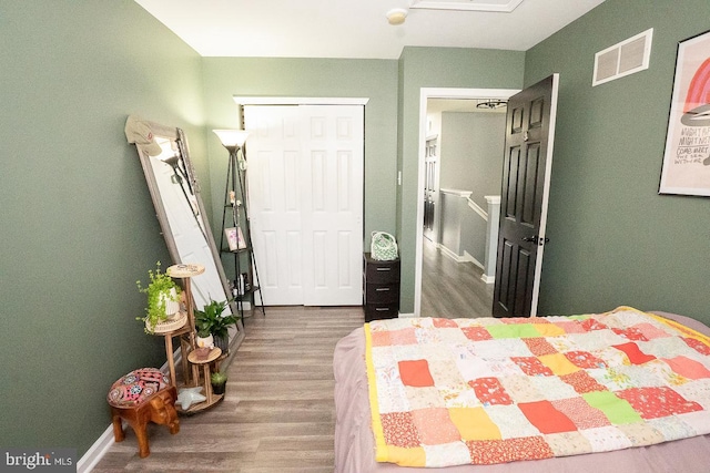 315 Dogwood St, Bally, PA 19503 - bedroom featuring wood finished floors, baseboards, and a closet