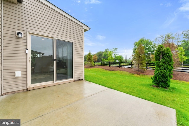 6411 Tulip Ter, Haymarket, VA 20169 - view of patio