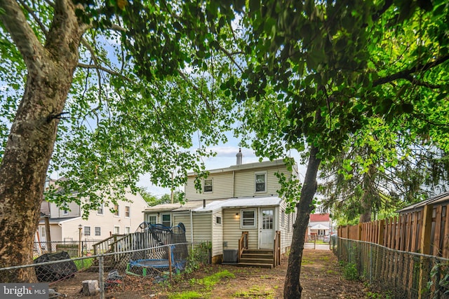 820 Cumberland St, Gloucester City, NJ 08030 - back of property featuring a fenced backyard and central AC unit