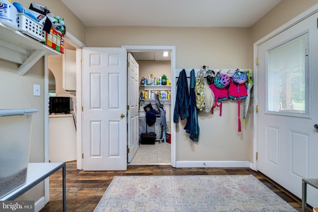 94 Eagle Ct, Woodstock, VA 22664 - foyer entrance featuring wood finished floors and baseboards