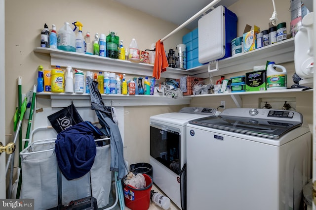 94 Eagle Ct, Woodstock, VA 22664 - laundry room featuring washing machine and dryer