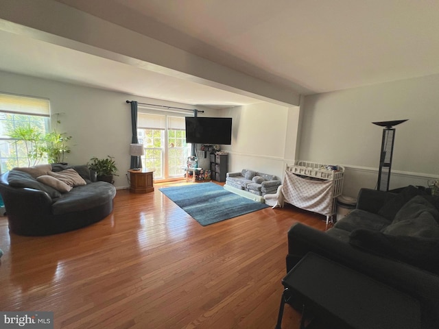 9122 Verbena Ct, Manassas, VA 20110 - living area with wood finished floors