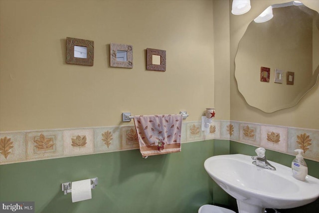 10526 Jasper Dr S, Greencastle, PA 17225 - bathroom featuring a sink