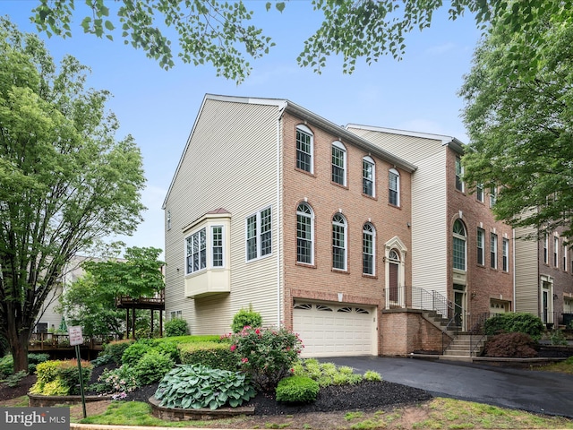 4001 Rosemeade Dr, Fairfax, VA 22033