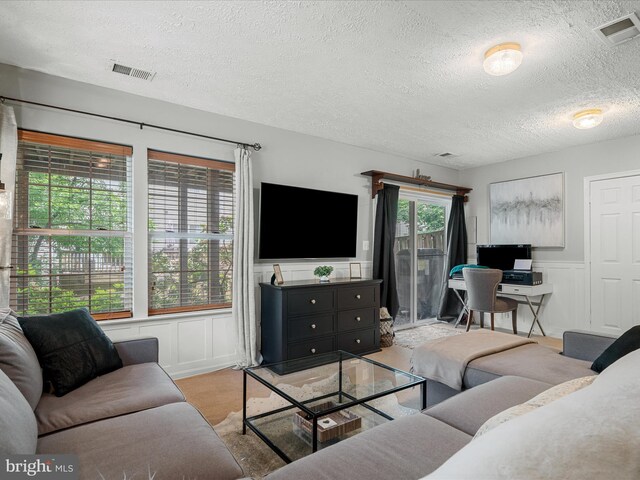 4001 Rosemeade Dr, Fairfax, VA 22033
