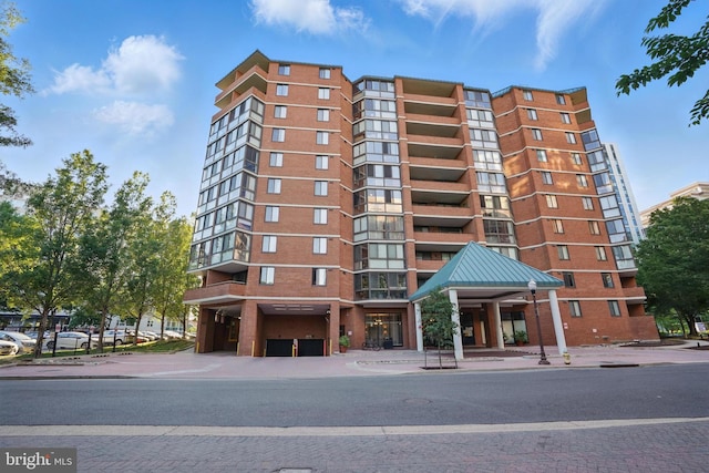 1001 Randolph St N Unit 523, Arlington, VA 22201 - view of apartment building / complex