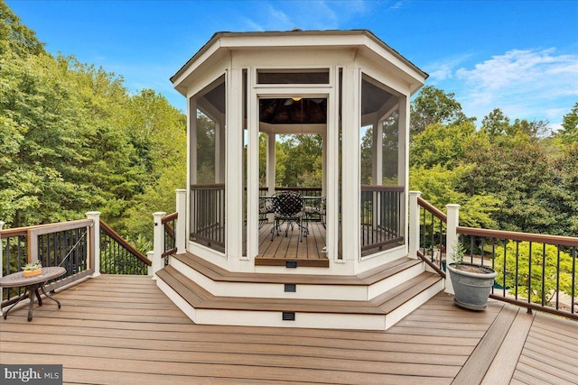 27422 Bridle Pl, Chantilly, VA 20152 - deck featuring a sunroom