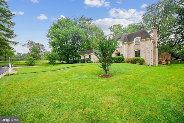 7600 Charleston Dr, Bethesda, MD 20817 - view of grassy yard