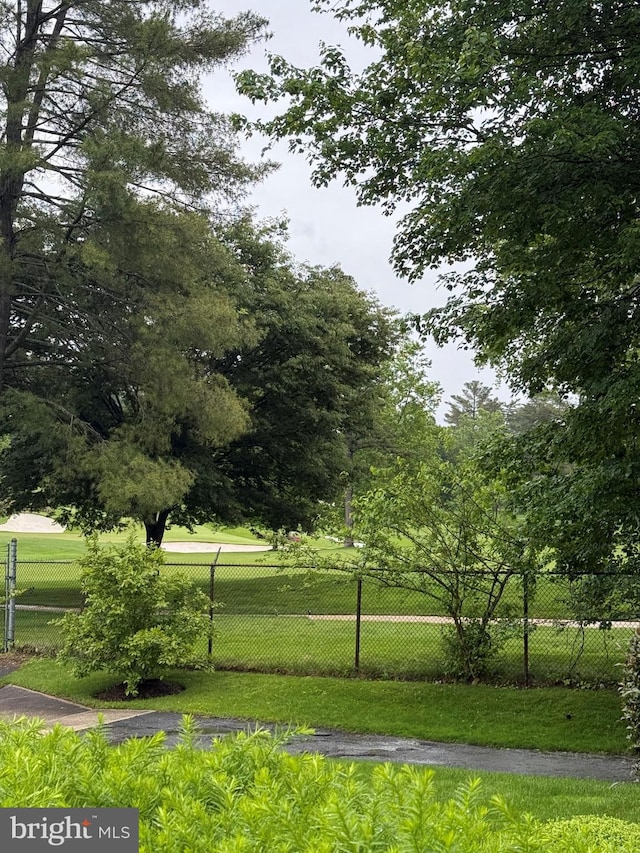 7600 Charleston Dr, Bethesda, MD 20817 - view of community