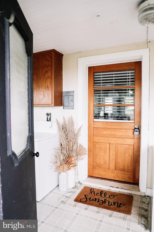1806 Brunnerville Rd, Lititz, PA 17543 - doorway to property featuring washer / clothes dryer